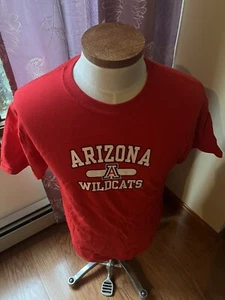 NWT NCAA ARIZONA WILDCATS SHORT SLEEVED SHIRT YOUTH SIZE MEDIUM - Picture 1 of 1