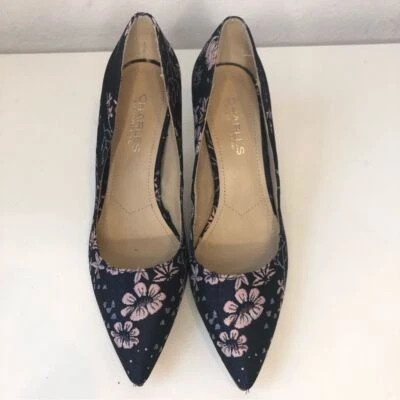 Tacones de gatito Charles by Charles David punta en punta - azul marino con patrón floral rosa Foto 1 de 4