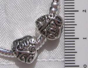 LOT DE 2 CHARMS PERLES ANNEAUX COEURS LOVE METAL ARGENTE 10x9mm trou 5mm *E21 - Picture 1 of 1