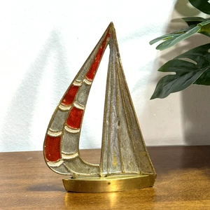 Estatuilla de velero vintage de latón macizo esmaltado decoración náutica 6" - Imagen 1 de 6