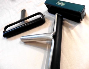 Vintage Menge 3 Hartgummi Tintenrollen Block Kunstdruck Gelli Platte Handwerk - Bild 1 von 11