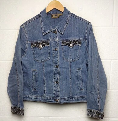 Chaqueta de mezclilla para mujer Ethyl talla grande bordada elástica Jean Foto 1 de 4