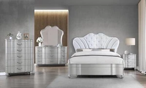 Traditional Queen Bedroom Set - 5pc Silver - Picture 1 of 13