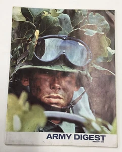 VINTAGE 50 JAHRE ALT VIETNAM-ÄRA ARMEE DIGEST, JAN. 1971 Virginia Wood Pinup! - Bild 1 von 9