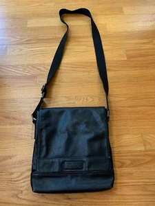 Kenneth Cole Reaction DISTRESSED FAUX LEATHER CROSSBODY TABLET CASE, pre-owned - Picture 1 of 7