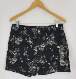 NWT Lee Straight Fit Floral Black Shorts w/Pockets Chino Women's Size Medium/8 - Picture 1 of 7