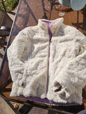 The North Face Reversible Fake Fur Coat Lavander Girls Size Large 14-16  Jacket. - Image 1 of 4