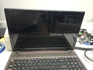 Acer Aspire 5552-5498 PORTATILE AMD 3 CORE 2.1GHZ 4GB RAM NO CAVO ALIMENTAZIONE SPEDIZIONE GRATUITA - Foto 1 di 16
