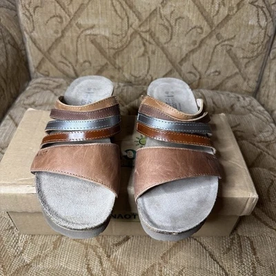 Sandalias NAOT PEYTON 40/9 de cuero/corcho para mujer Israel metálicas cómodas Foto 1 de 4