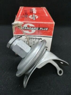 NORS 57-59 RAMBLER 6 CYL DISTRIBUTOR VACUUM ADVANCE D1320 D1363 1116121 1116139  - Image 1 of 4
