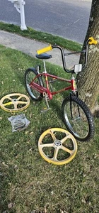 1980 Schwinn Scrambler BMX Bike - Picture 1 of 8