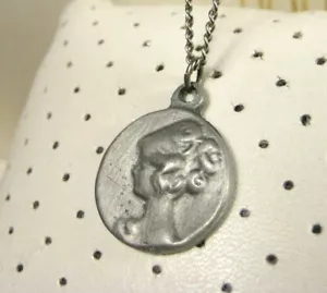 Vintage Simple Feminine Pewter Victorian Women Cameo Chain Necklace 16" - Picture 1 of 4