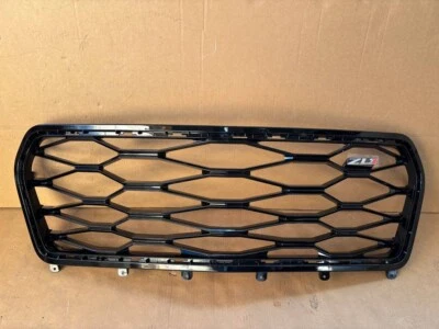 Передняя нижняя решетка для Chevrolet Camaro ZL1 2017-2024 GM от оригинального производителя новая 23455473 - Изображение 1 из 4