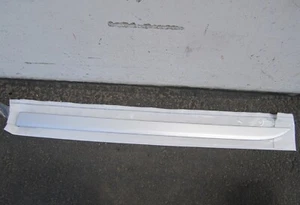 em00688 Mercedes GL350 GL450 2007 2012 Rear RH Quarter Upper Chrome Molding OEM - Picture 1 of 3