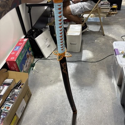 Blazing S. 41" Metal Fantasía Samurai Espada Réplica Demon Slayer Shinobu Kocho Foto 1 de 4