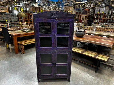 Восстановленный шкаф-витрина из тика с фиолетовым покрытием. - Изображение 1 из 4