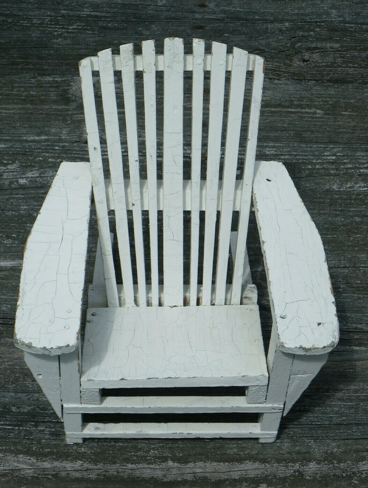 Cadeira Adirondack Vintage Caseira de Madeira 12 3/4" - Pintura Branca - 1945 - Imagem 1 de 4