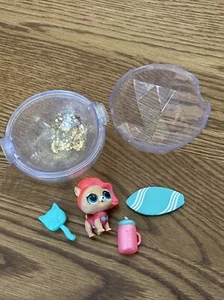 LOL Surprise! Dolls Fluffy Pets Furry Treasure Winter Disco Glitter Globe - Picture 1 of 11