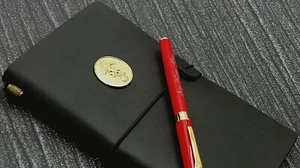 REME Leather Note Journal and Personalised Engraved Pen Gold Army Gift Set Gifts - Picture 1 of 4