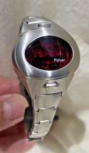 Pulsar Ordenador LED Acero Inoxidable Damas Reloj Piezas O Reparación - Imagen 1 de 6