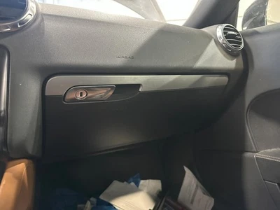 08 09 10 11 12 13 14 15 Guantera AUDI TT Foto 1 de 2