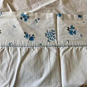 Vintage Springlmaid Flat Double Cotton 72 x 108” blue floral border - Picture 1 of 3
