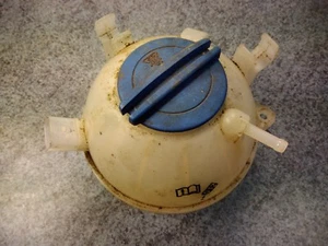 VW Golf 5 V 1.4i Kühler Wasser Kühlmittelausgleichsbehälter Geber original VAG - Picture 1 of 1