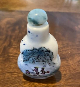 ANTIGUA BOTELLA DE TABACO CHINA DE VIDRIO LECHOSO PINTADA A MANO - Imagen 1 de 8