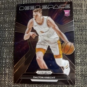 Selecciones de draft Panini Prizm 2024 Dalton Knecht Deep Space RC #17 Silver Prizm - Imagen 1 de 2