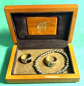 Lacquered Wood Personal Jewelry / Trinket Box 5" x 3.5" - Picture 1 of 4