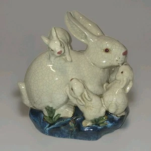 Statua coniglio crepitante maiolica vintage madre 4 coniglietti pesante non marcata - Foto 1 di 15