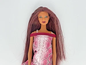 Mattel Barbie Bambola Kayla Nails Ridisegnata - Foto 1 di 9