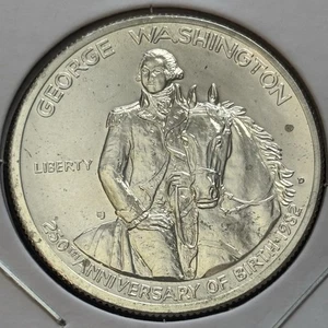 1982-D US 90% SILVER 50 C. GEORGE WASHINGTON UNC COMM. - Picture 1 of 6