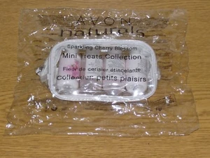 BNIP - Avon Naturals Sparkling Cherry Blossom Mini Treats Collection - 4 x 50 ml - Picture 1 of 1