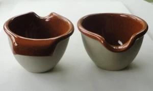 5 moderne Bennington Töpfer 2 Teigschalen & 3 Buttertopf taupe & braune Glasur - Bild 1 von 18