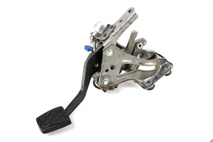 Original Lexus Is II 2 XE2 IS220 IS250 Bremspedal Brake Pedal Bremslichtschalte - Picture 1 of 3