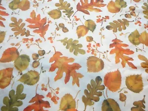 Tablecloth 102"L x 60"W Fall Leaves Print Wrinkle Free Polyester - Picture 1 of 2