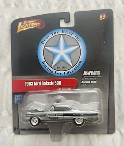 JOHNNY LIGHTNING -- BEAT THE HEAT -- 3 POLICE CARS -- FORD / OLDS / CHEVY - Bild 1 von 3