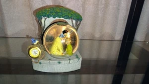 Disney Snow White & Dopey Snowglobe - Picture 1 of 4