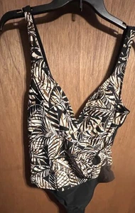 White Stag Missy L(12/14) Soft Cup Floral Print 1-Pc Swimsuit - Picture 1 of 3