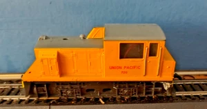 HO Scale AHM Union Pacific Switcher no 720 - Picture 1 of 5