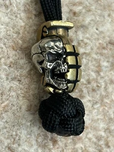 Bart Dreadlock Haar Zopf * Totenkopf Granate * EDC Schlüsselband * Survival Geschenk Outdoor - Bild 1 von 11