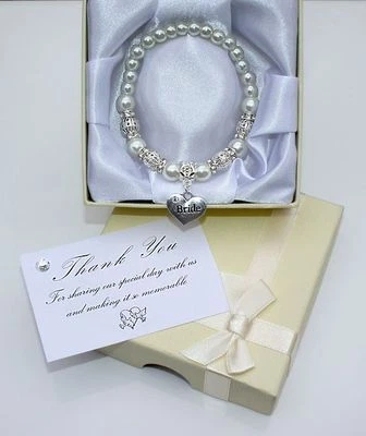 CHARM N BEADS Personalisiertes Charm Armband Brautjungfer Braut Blume Mädchen Schwester Hochzeit Geschenkbox