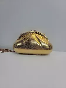 BORSA POCHETTE A CONCHIGLIA CINTURINO CATENA ORO METALLO ORIGINALE LE-ANN. Affilato. - Foto 1 di 6