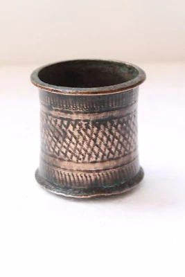 Antigua olla Panchpatra de agua bendita hecha a mano grabada maciza de cobre maciza NH3862 Foto 1 de 4