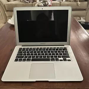 MacBook Air (13-inch, 2017) A1466 Laptop Silver - FAULTY PARTS ONLY SALE - Bild 1 von 4