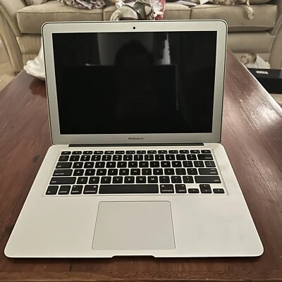 MacBook Air (13-inch, 2017) A1466 Laptop Silver - FAULTY PARTS ONLY SALE - Image 1 of 4