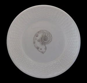 Wedgwood Nantucket NAUTILUS Basket Bone China 9 inch Accent Luncheon Plate - Picture 1 of 4