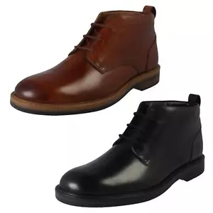 Botas con cordones de cuero Clarks 'Aldwin Chukka' para hombre - ajuste G - Imagen 1 de 21