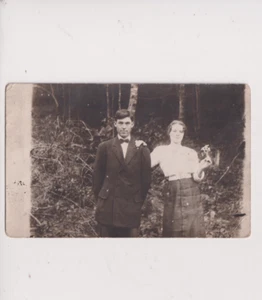 Cartolina RPPC foto reale uomo e donna identificati come madre e papà AZO ca 1904-1918 - Foto 1 di 2